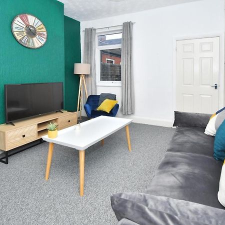 The Yellow Door By Avenew Management Serviced Accommodation Stoke-on-Trent Buitenkant foto