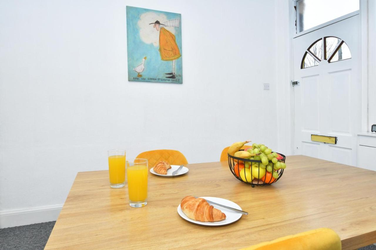 The Yellow Door By Avenew Management Serviced Accommodation Stoke-on-Trent Buitenkant foto