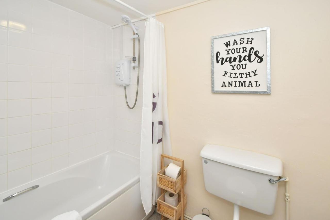 The Yellow Door By Avenew Management Serviced Accommodation Stoke-on-Trent Buitenkant foto